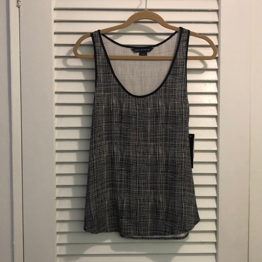 NWT French Connection b/w sleeveless graphic top 4